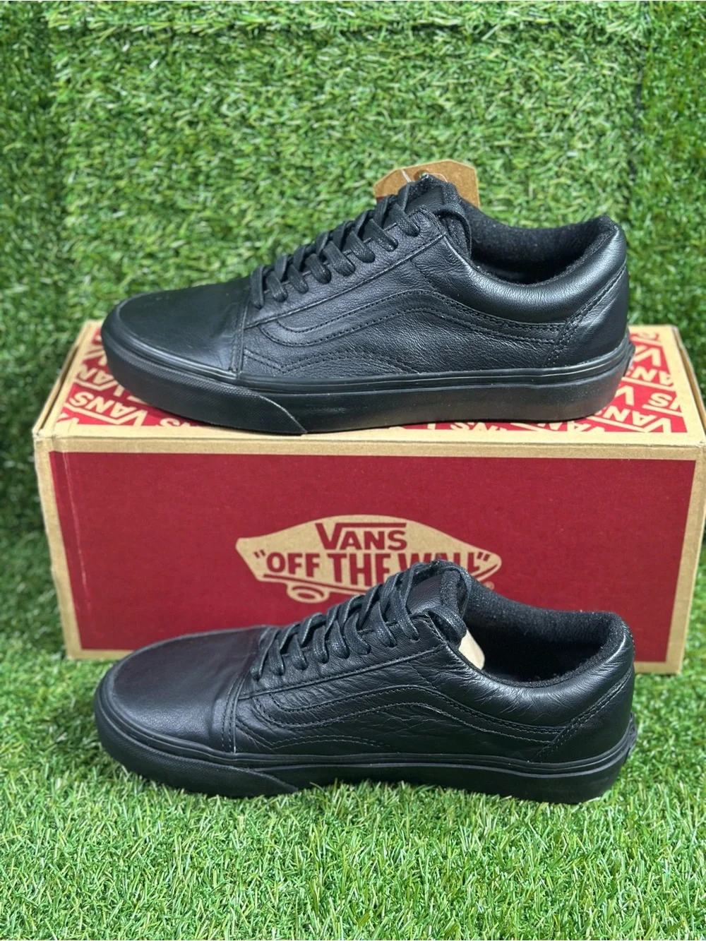 Vans Old Skool MTE Black Leather, Men’s 7/ Women’s 8.5 , VN000ZDKGZH